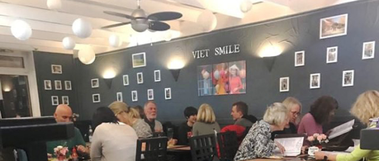 Thực khách quốc tế thưởng thức hương vị Việt Nam tại Viet Smile.