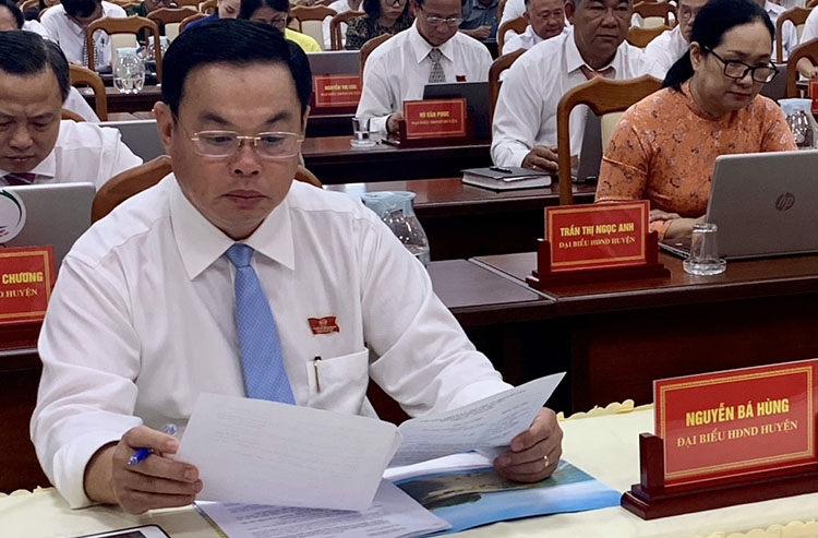 Chủ tịch UBND huyện Long Điền Nguyễn Bá Hùng.