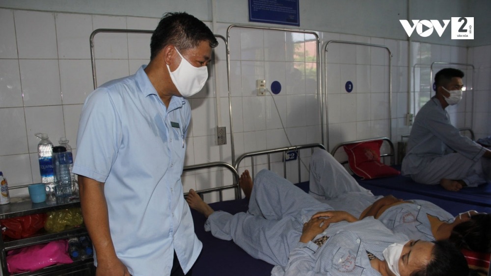 Người bệnh đang điều trị nội trú tại Bệnh viện đa khoa huyện Bố Trạch, tỉnh Quảng Bình.