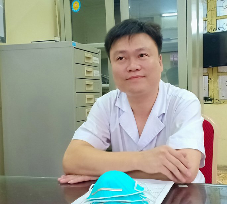 BS CKII Nguyễn Ngọc Hồng, Trưởng khoa Bệnh Phổi nghề nghiệp, Bệnh viện Phổi Trung ương. (Ảnh: NDT)
