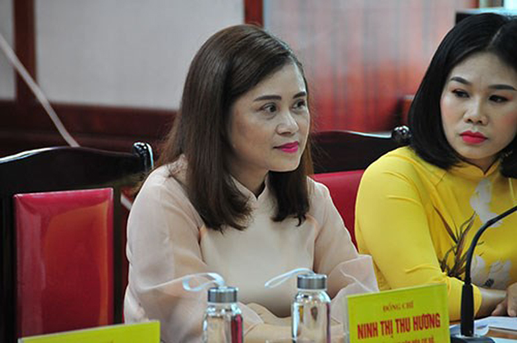 Bà Ninh Thị Thu Hương, Cục trưởng Cục Văn hóa cơ sở,  Bộ VHTT-DL.