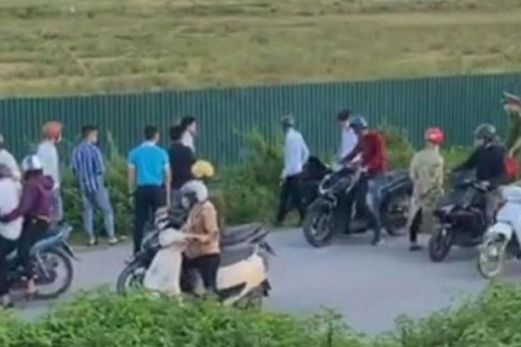 Hiện trường vụ chống người thi hành công vụ tại Bắc Giang.