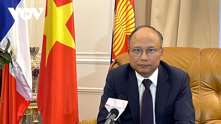 Đại sứ đặc mệnh toàn quyền Việt Nam tại Pháp Đinh Toàn Thắng.
