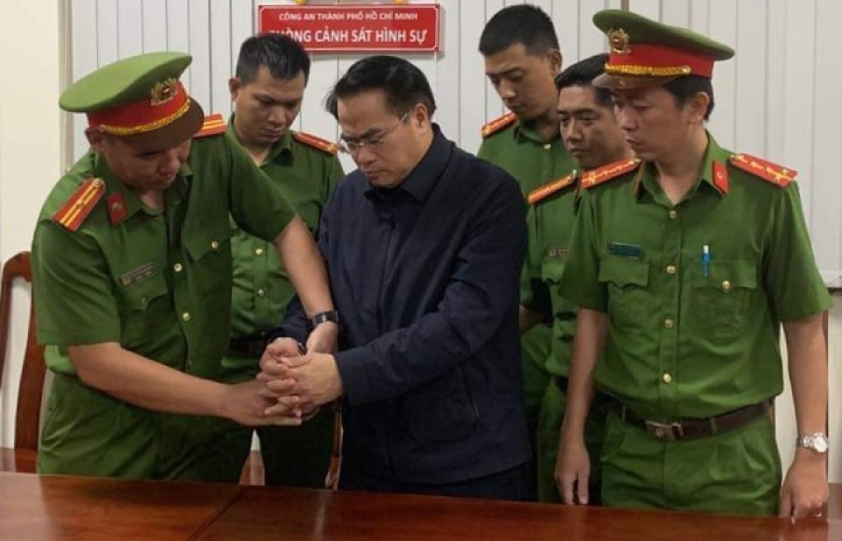 Hình ảnh ông Đặng Việt Hà-Cục trưởng Cục Đăng kiểm Việt Nam bị bắt vì tội nhận hối lộ.