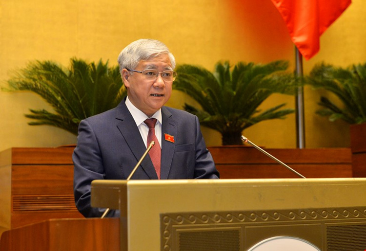 Ông Đỗ Văn Chiến, Chủ tịch Ủy ban Trung ương MTTQ Việt Nam trình bày báo cáo trước Quốc hội. Ảnh: Quốc hội