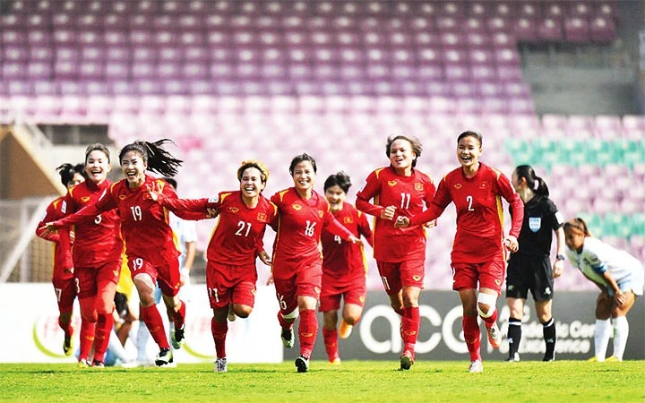 Liên đoàn có thể hướng tầm nhìn ra khỏi biên giới lãnh thổ để tìm kiếm một chiến lược gia ngoại quốc, cho Đội tuyển Bóng đá nữ quốc gia.