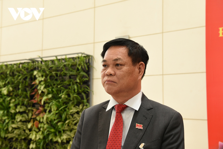 Ủy viên Trung ương Đảng, Bí Thư Đảng ủy Khối các Cơ quan Trung ương Huỳnh Tấn Việt trả lời báo chí bên lề Đại hội lần thứ XIII của Đảng.