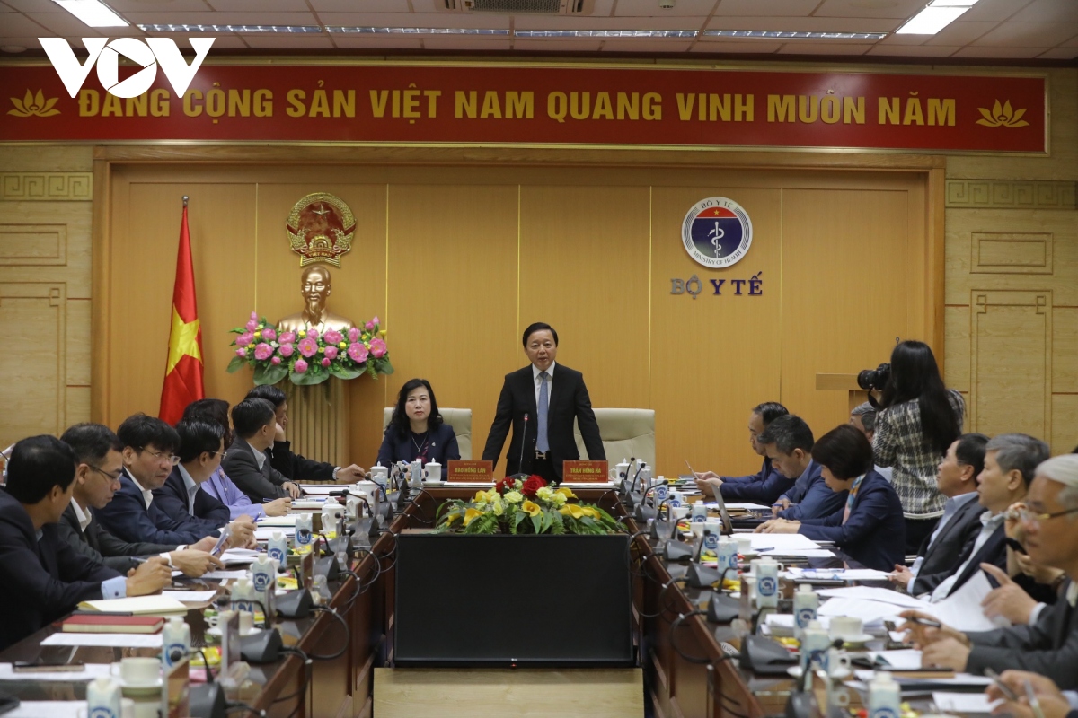 Phó Thủ tướng Trần Hồng Hà làm việc với lãnh đạo Bộ Y tế, một số bệnh viện lớn và Sở Y tế các địa phương sáng 9/2.