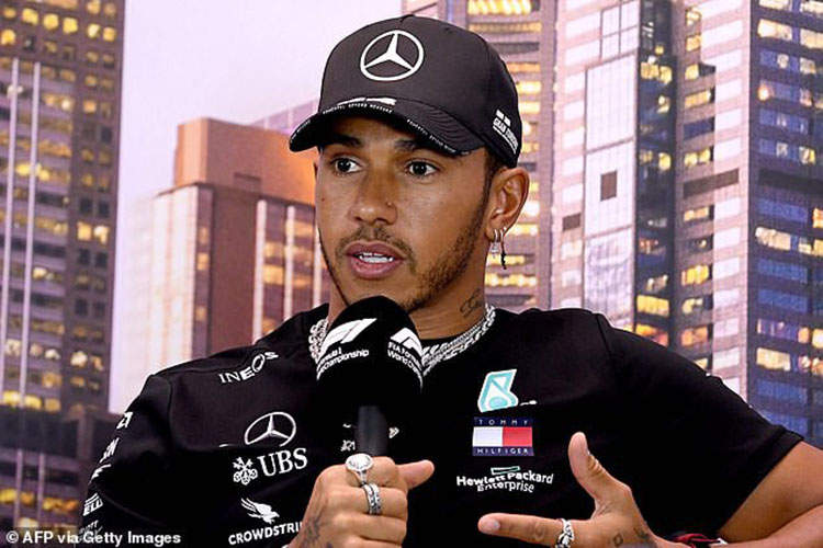 Lewis Hamilton trong buổi họp báo tại đường chạy thử Australian Grand Prix 2020. (Ảnh: Getty).