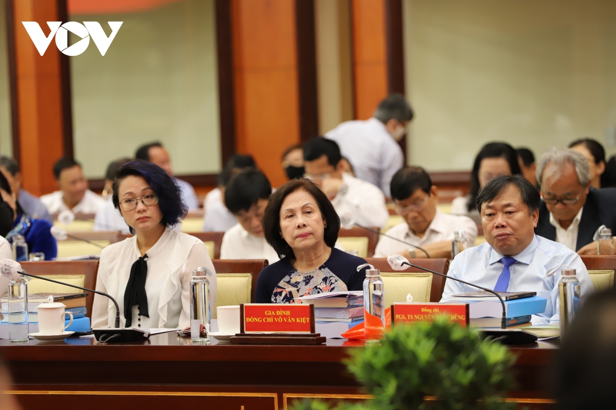 Gia đình đồng chí Võ Văn Kiệt tham dự Hội thảo.