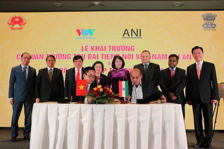 Lãnh đạo Đài TNVN và lãnh đạo Hãng thông tấn ANI (Ấn Độ) đã ký kết thỏa thuận hợp tác.