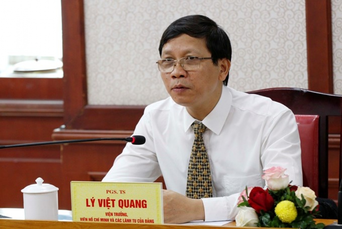 PGS. TS Lý Việt Quang, Viện trưởng Viện Hồ Chí Minh và các lãnh tụ của Đảng.