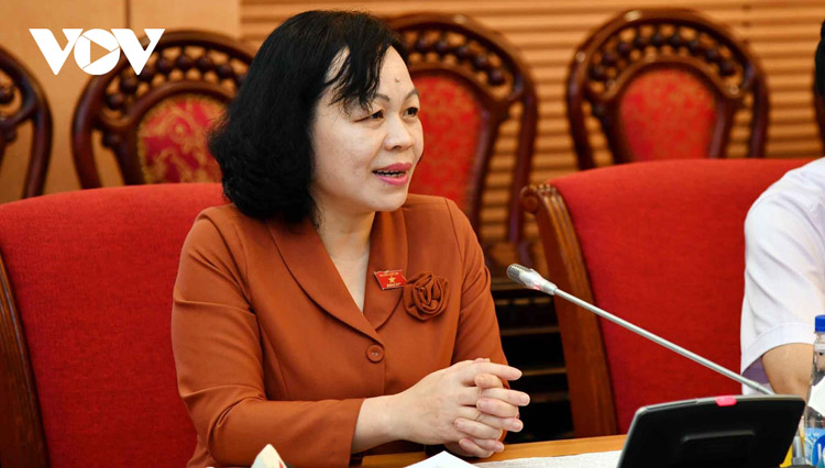 Bà Nguyễn Thị Mai Hoa, đại biểu Quốc hội, Ủy viên thường trực Ủy ban Văn hóa, Giáo dục, Thanh niên, Thiếu niên và Nhi đồng của Quốc hội.