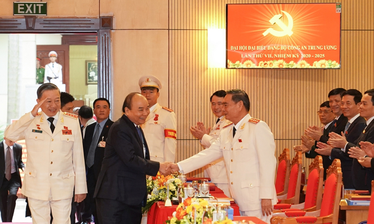 Thủ tướng Nguyễn Xuân Phúc tới dự Đại hội. Ảnh: VGP/Quang Hiếu
