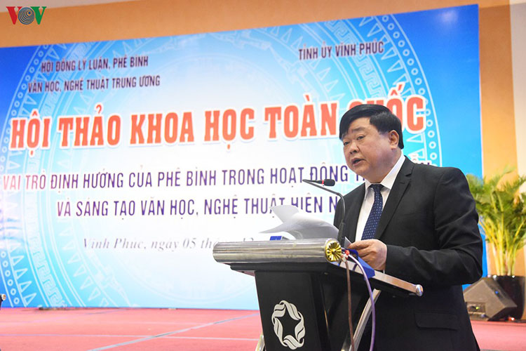 PGS.TS Nguyễn Thế Kỷ phát biểu tại Hội thảo.