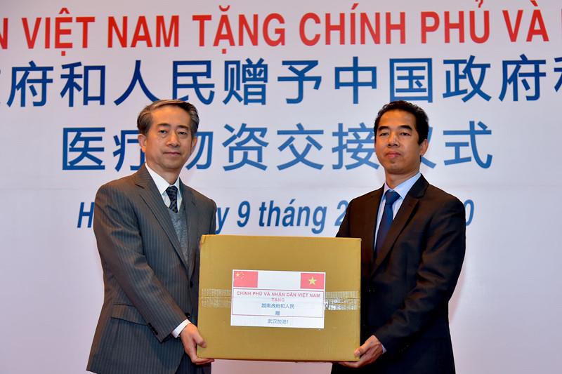 Việt Nam tặng Trung Quốc vật tư, thiết bị y tế tốt nhất phòng chống COVID-19.