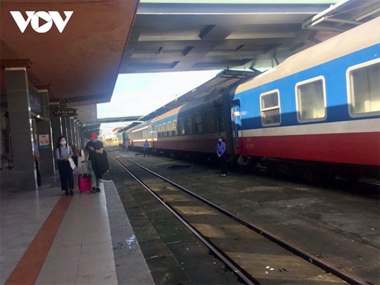 Cục Đường sắt Việt Nam kiến nghị cấp có thẩm quyền phê duyệt đề án cơ cấu lại Tổng công ty Đường sắt Việt Nam.