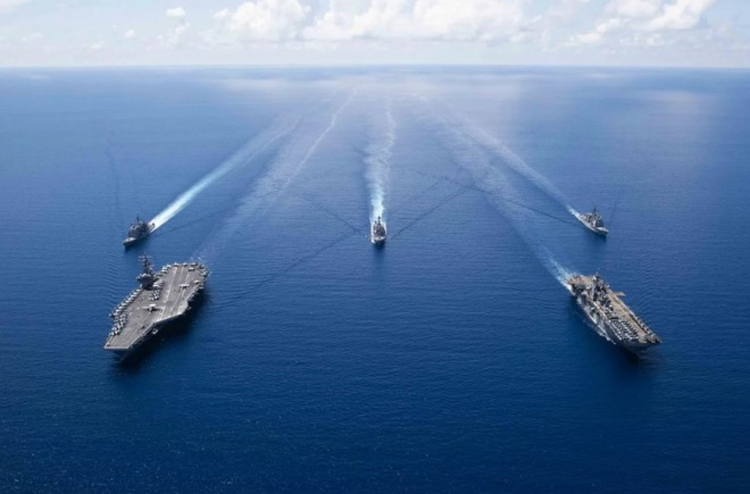 Nhóm tác chiến tàu sân USS Ronald Reagan ở Biển Đông tháng 9/2019. Ảnh: AFP.