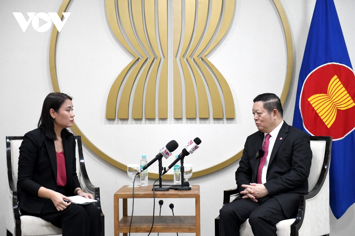 Tổng Thư ký ASEAN Kim Kao Hourn trả lời phỏng vấn phóng viên VOV tại Indonesia 