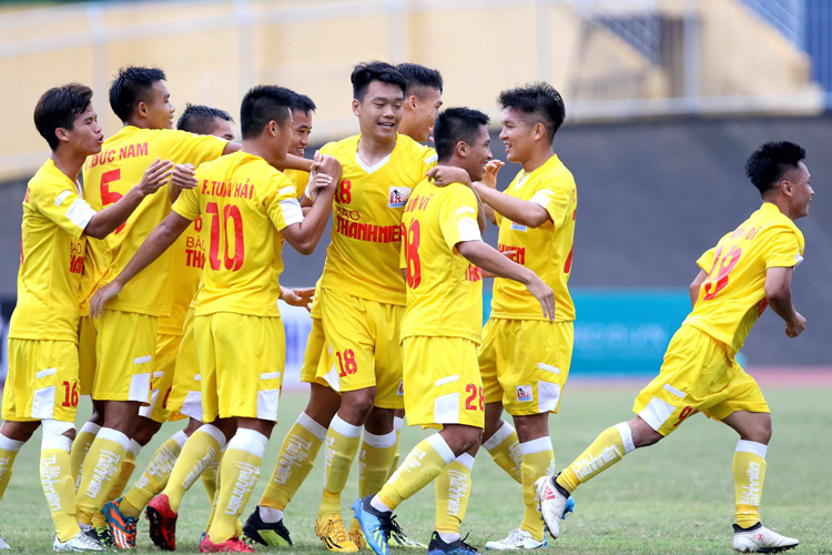Ông Đỗ Quang Hiển “tặng” toàn bộ nhân sự đội bóng U21 Hà Nội cho CLB Bóng đá Phú Thọ. 