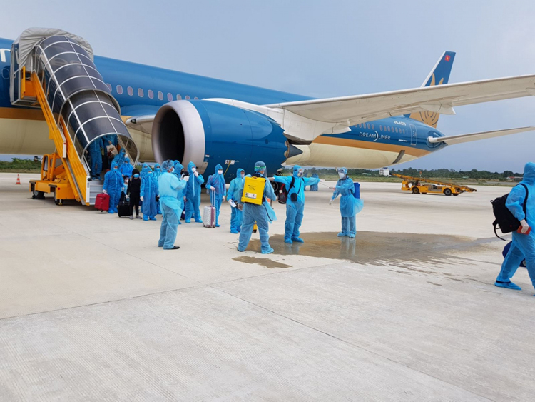 Các hãng hàng không trong nước đã lên phương án mở lại các đường bay quốc tế và mong sớm có quy định thống nhất về quy trình cách ly để mở lại các đường bay này.