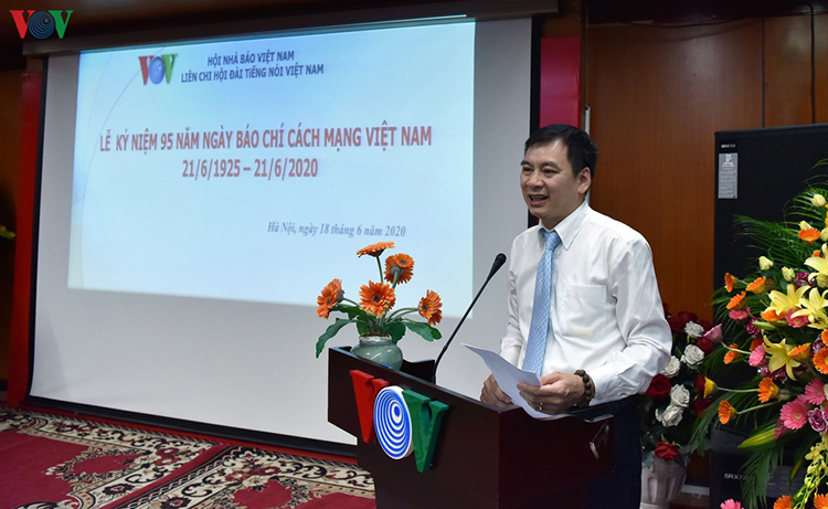 Ông Đồng Mạnh Hùng, Chủ tịch Liên Chi hội nhà báo Đài TNVN, Trưởng Ban thư ký biên tập.