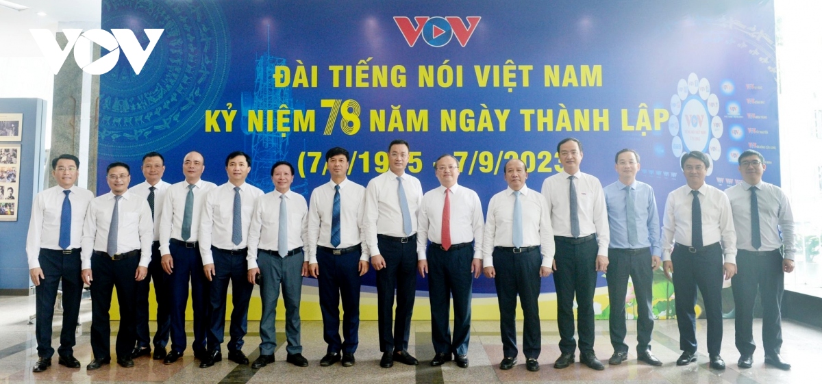 Sáng 5/9, tại Trung tâm Phát thanh Quốc gia (58 Quán Sứ, Hà Nội), diễn ra cuộc làm việc giữa lãnh đạo Đài Tiếng nói Việt Nam (VOV) và Đài Truyền hình Việt Nam (VTV), khẳng định truyền thống hợp tác, phối hợp tuyên truyền giữa hai cơ quan báo chí chủ lực.