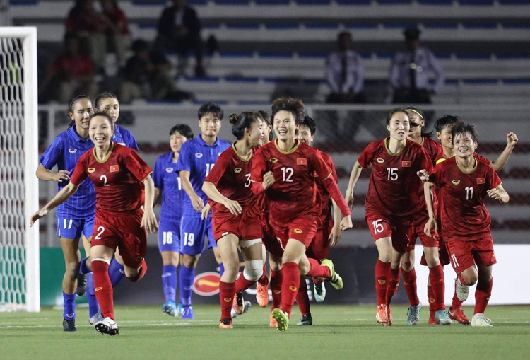 Cầu thủ Hải Yến (mang áo số 12) rất vững tin vào hành trình đến World Cup của đội tuyển Bóng đá nữ Quốc gia.