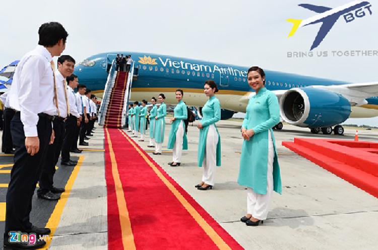 Thường trực Chính phủ vừa họp bàn phương án giải cứu Vietnam Airlines trước hàng loạt nguy cơ do ảnh hưởng từ dịch COVID-19.