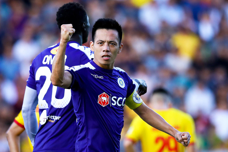 Tiền đạo 29 tuổi Nguyễn Văn Quyết đã trở lại Đội tuyển Việt Nam sau 2 năm vắng bóng.