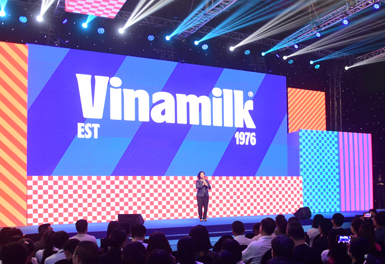 Bộ nhận diện thương hiệu mớicủa Vinamilk gây ấn tượng mạnh trên cả truyền thông, mạng xã hội… ngay khi vừa ra mắt