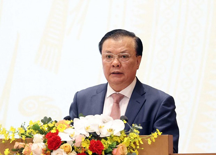 Bộ trưởng Bộ Tài chính Đinh Tiến Dũng phát biểu tại Hội nghị Chính phủ với địa phương.