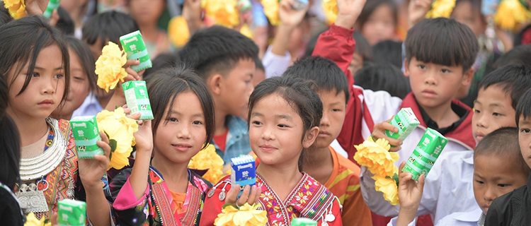 Thêm nhiều bữa ăn có sữa cho trẻ nhỏ vùng cao.