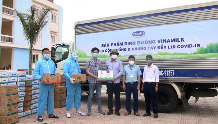 Gần 100.000 sản phẩm khác đã được Vinamilk ủng hộ tại 2 địa phương Bắc Ninh và Hà Nam trong đợt này.