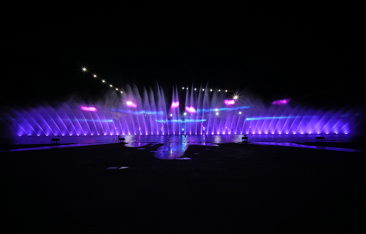 Quảng trường nhạc nước tại MerryLand Quy Nhơn xác lập kỷ lục Guiness “quảng trường nhạc nước có tổng diện tích lớn nhất Việt Nam”