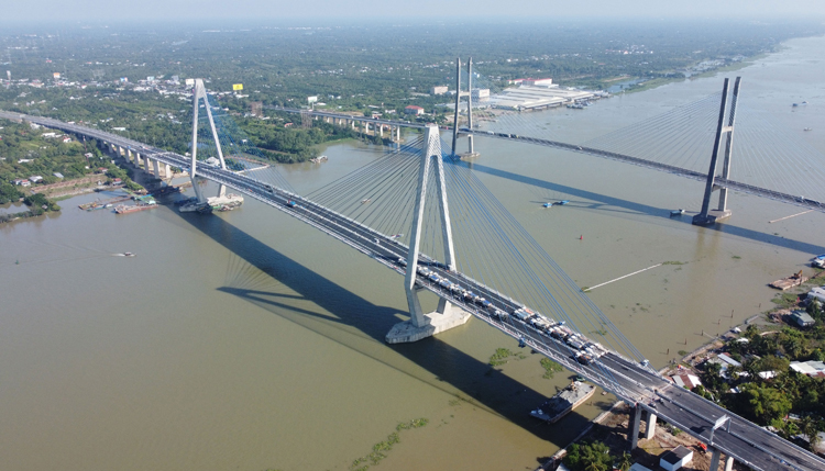 Dự án đầu tư xây dựng cầy Mỹ Thuận 2 và đường dẫn hai đầu cầu là một trong 11 dự án thành phần thuộc tuyến cao tốc Bắc – Nam phía Đông giai đoạn 2017 – 2020, do Ban quản lý dự án 7 làm chủ đầu tư.