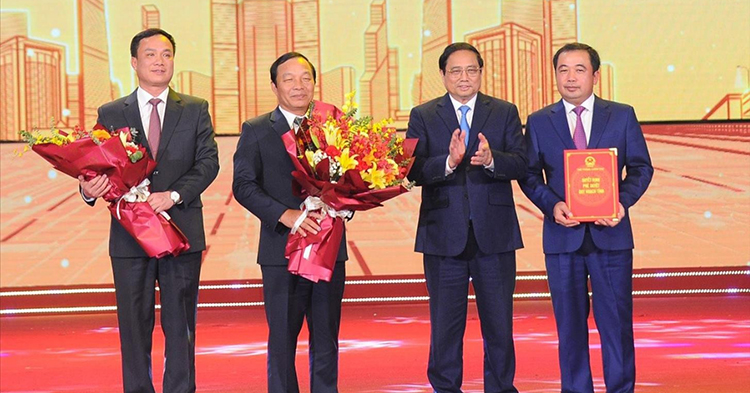 Thủ tướng Chính phủ Phạm Minh Chính trao quyết định phê duyệt quy hoạch tỉnh Hải Dương thời kỳ 2021 - 2030, tầm nhìn đến năm 2050.
