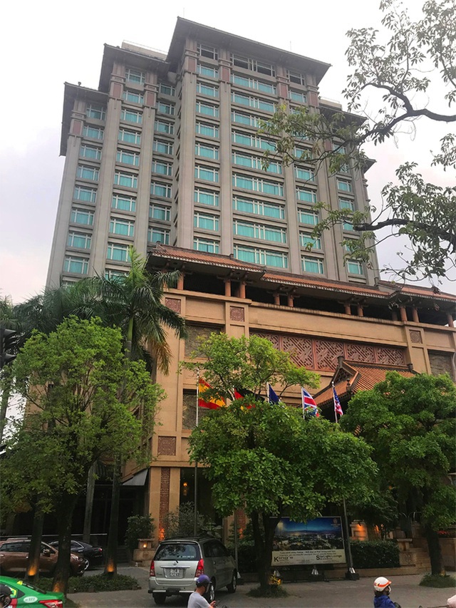 Khách sạn Hoàng Cung.