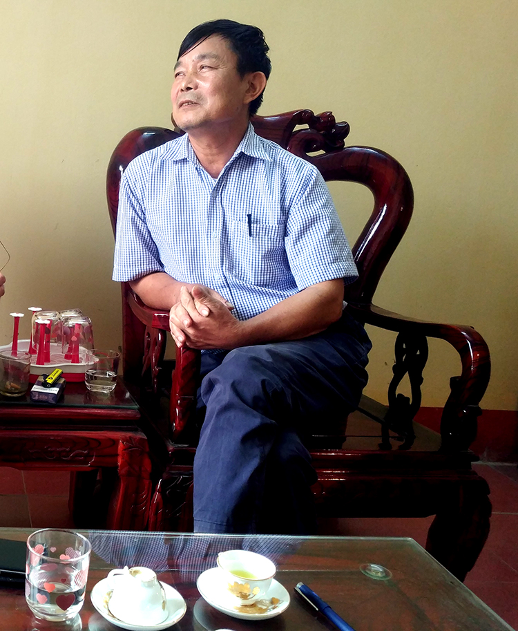 Ông Nguyễn Tiến Thích - Chủ tịch Hội Cựu chiến binh xã Bình Kiều là người bán đất kênh mương thủy lợi