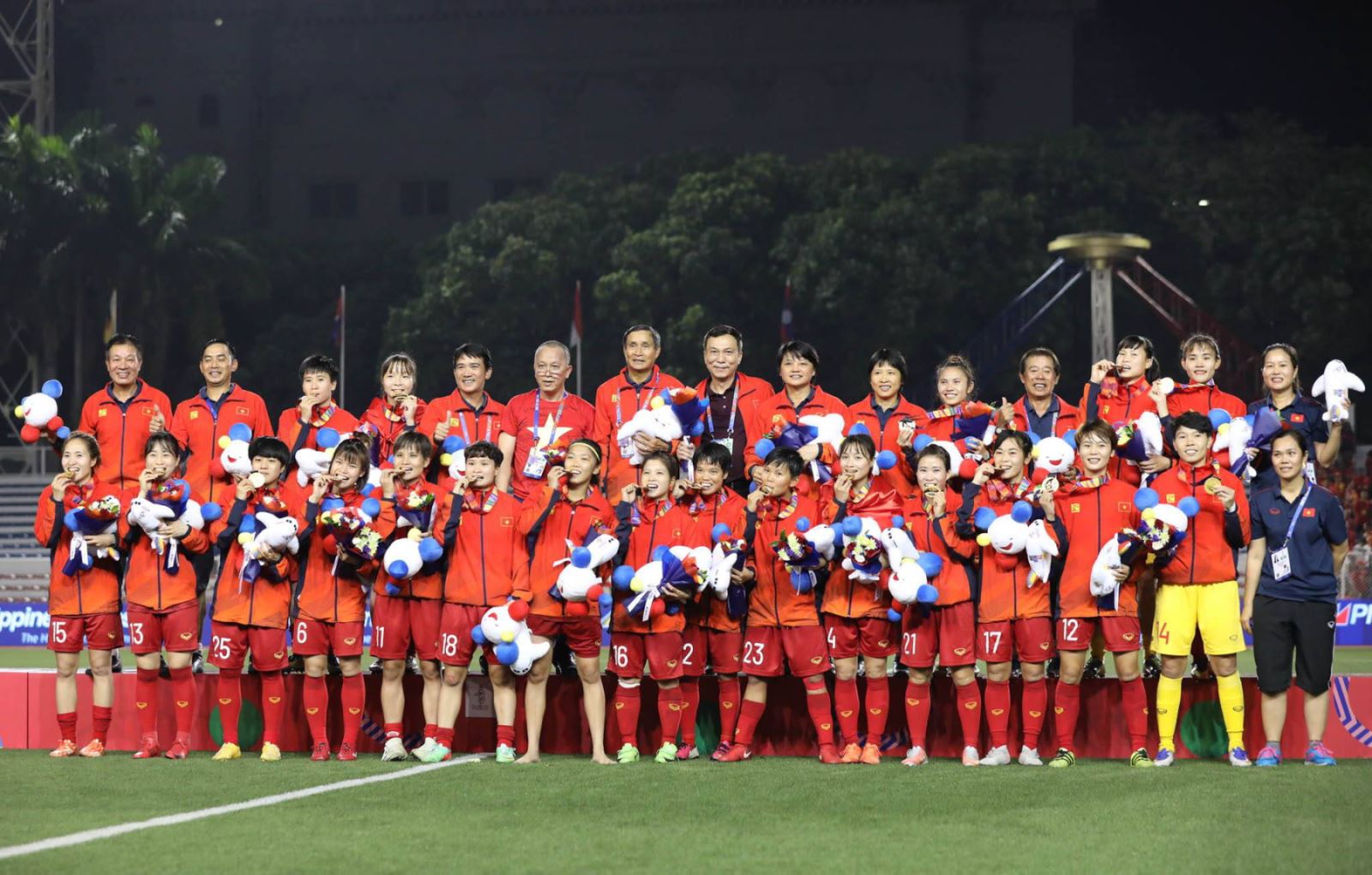 Đội tuyển bóng đá nữ Việt Nam lên “ngôi hậu” lần thứ 6 SEA Games. Ảnh: Ngọc Duy