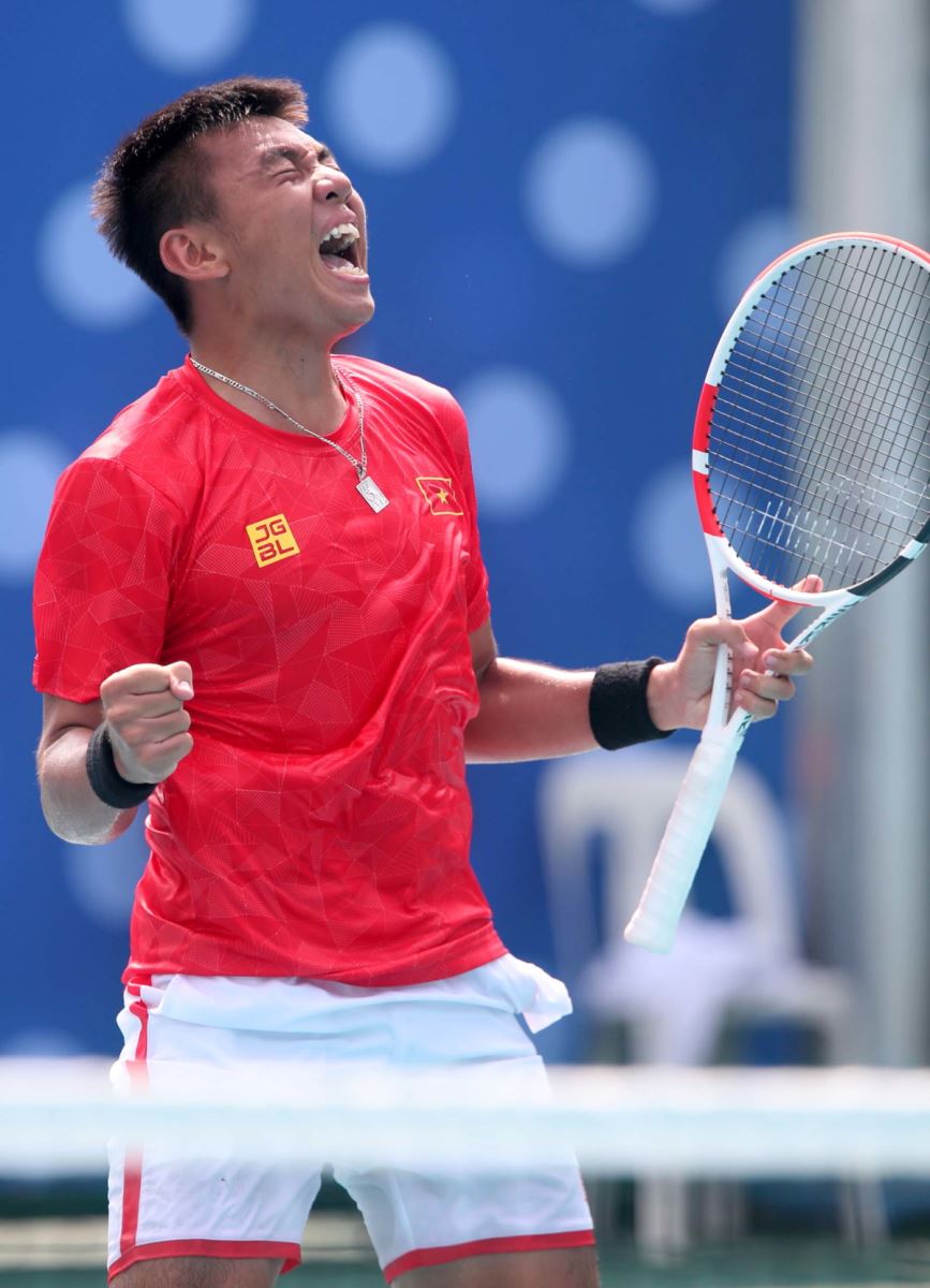 Lý Hoàng Nam, người mang về tấm HCV đầu tiên cho quần vợt Việt Nam sau 30 năm chờ đợi. Ảnh: K.T