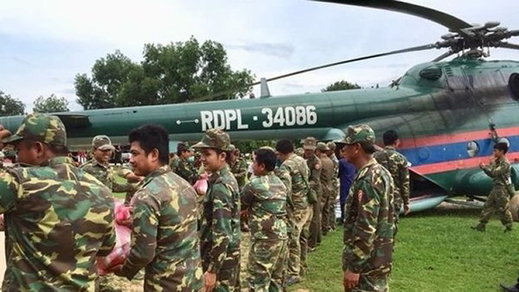 Máy bay trực thăng cùng quân đội đã khẩn trương có mặt tại tỉnh Attapeu