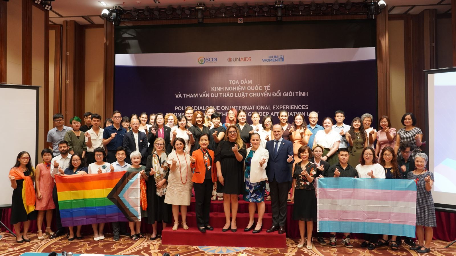 Tọa đàm kinh nghiệm quốc tế và tham vấn dự thảo luật chuyển đổi giới tính tại Hà Nội