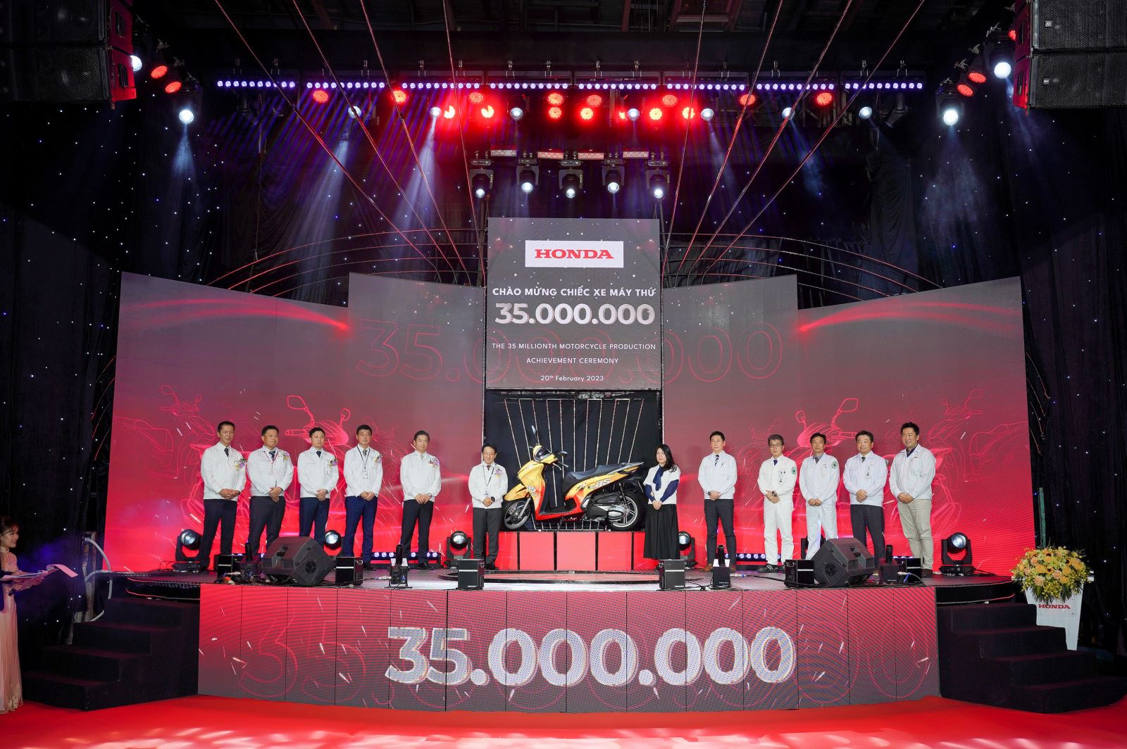Honda Việt Nam chào đón chiếc xe máy thứ 35 triệu.