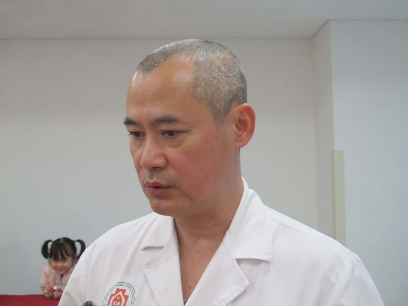 Đại tá. Tiến sĩ, Bác sĩ Ngô Vi Hải - Chủ nhiệm Khoa Phẫu thuật lồng ngực, Bệnh viện Trung ương Quân đội 108