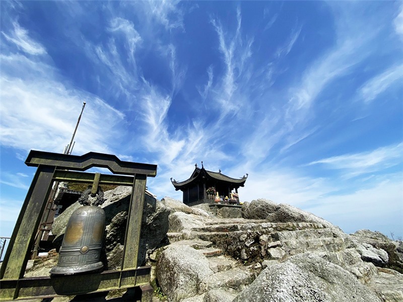 Khu di tích lịch sử và danh thắng Yên Tử mỗi năm đón trên 2 triệu lượt du khách. 