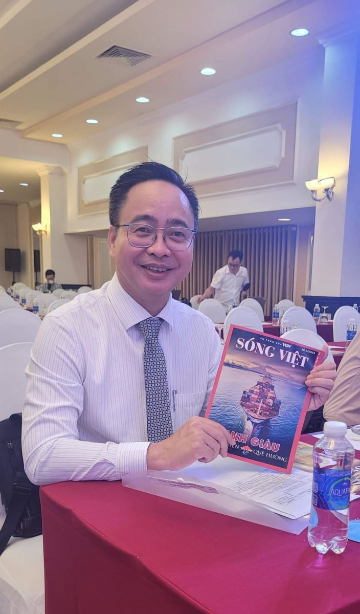 Phó Tổng giám đốc Đài Tiếng nói Việt Nam Phạm Mạnh Hùng với Sóng Việt