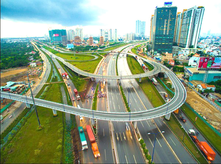 Nút giao thông hiện đại tại khu vực Cát Lái - xa lộ Hà Nội, Quận 2 kết nối sang TP Thủ Đức.