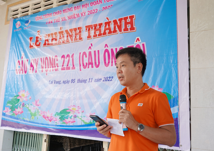 Ông Phạm Minh Tuấn - TGĐ FPT Software, đại diện Tập đoàn FPT chia sẻ về sự chung tay, đồng hành đã mang tới diện mạo mới cho xã Phong Hòa, huyện Lai Vung.