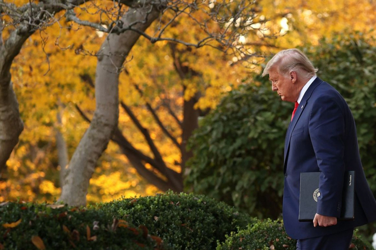 Tổng thống Mỹ Donald Trump tại Vườn Hồng, Nhà Trắng ngày 3/11/2020. Ảnh: Getty
